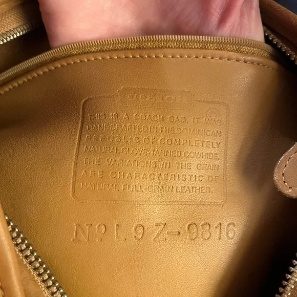 Vintage Coach Medium Slim Duffle Sac - 9816, tan - Picture 16 of 16